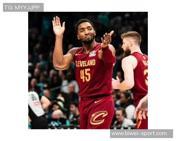 米切尔半场表现稳定15分钟内高效砍下14分2板助力球队进攻