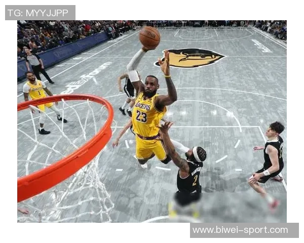 夸梅质疑詹姆斯年龄问题为何仍能完成隔人扣篮的表现